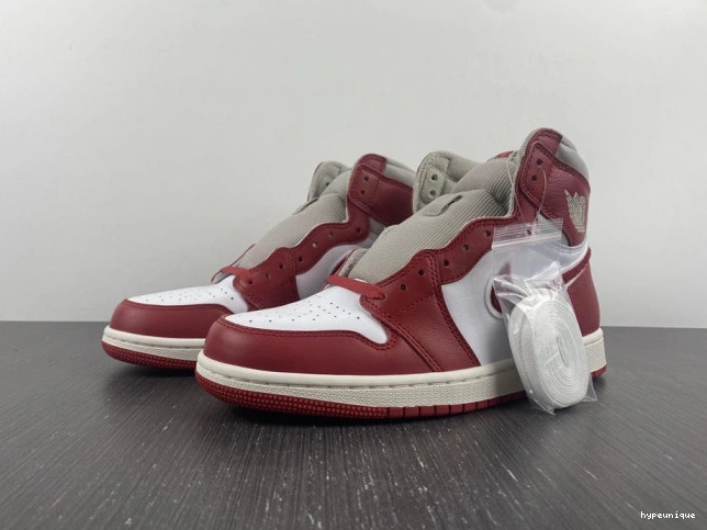 HYPE (W) OG Jordan Chenille 1 DJ4891-061 Newstalgia High 0818
